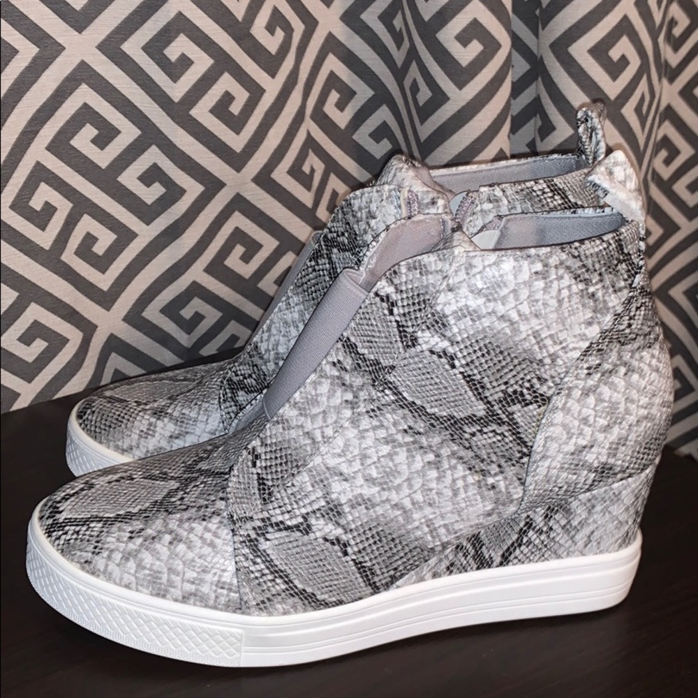Womens shoes